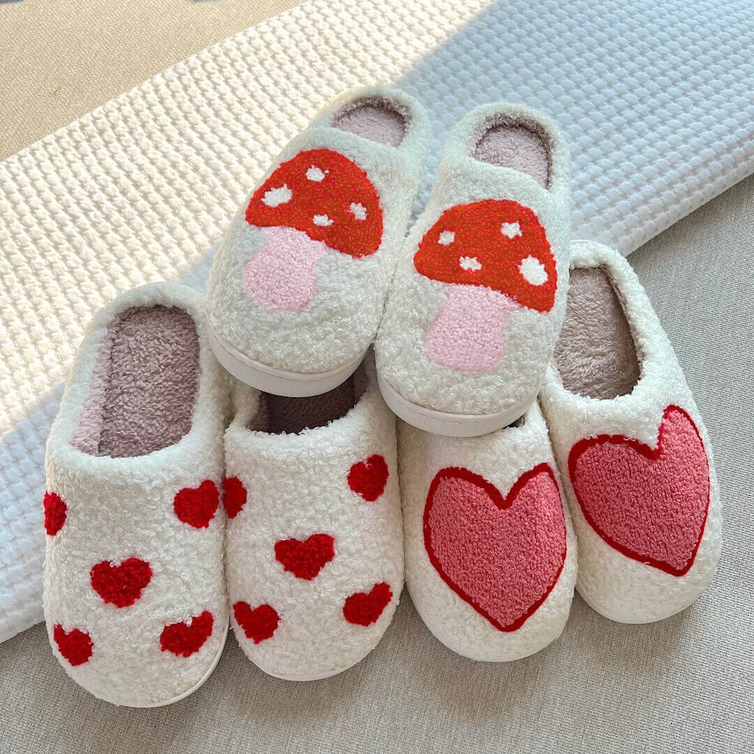 NEW VS good Heart Blanket + Heart Slippers (L)