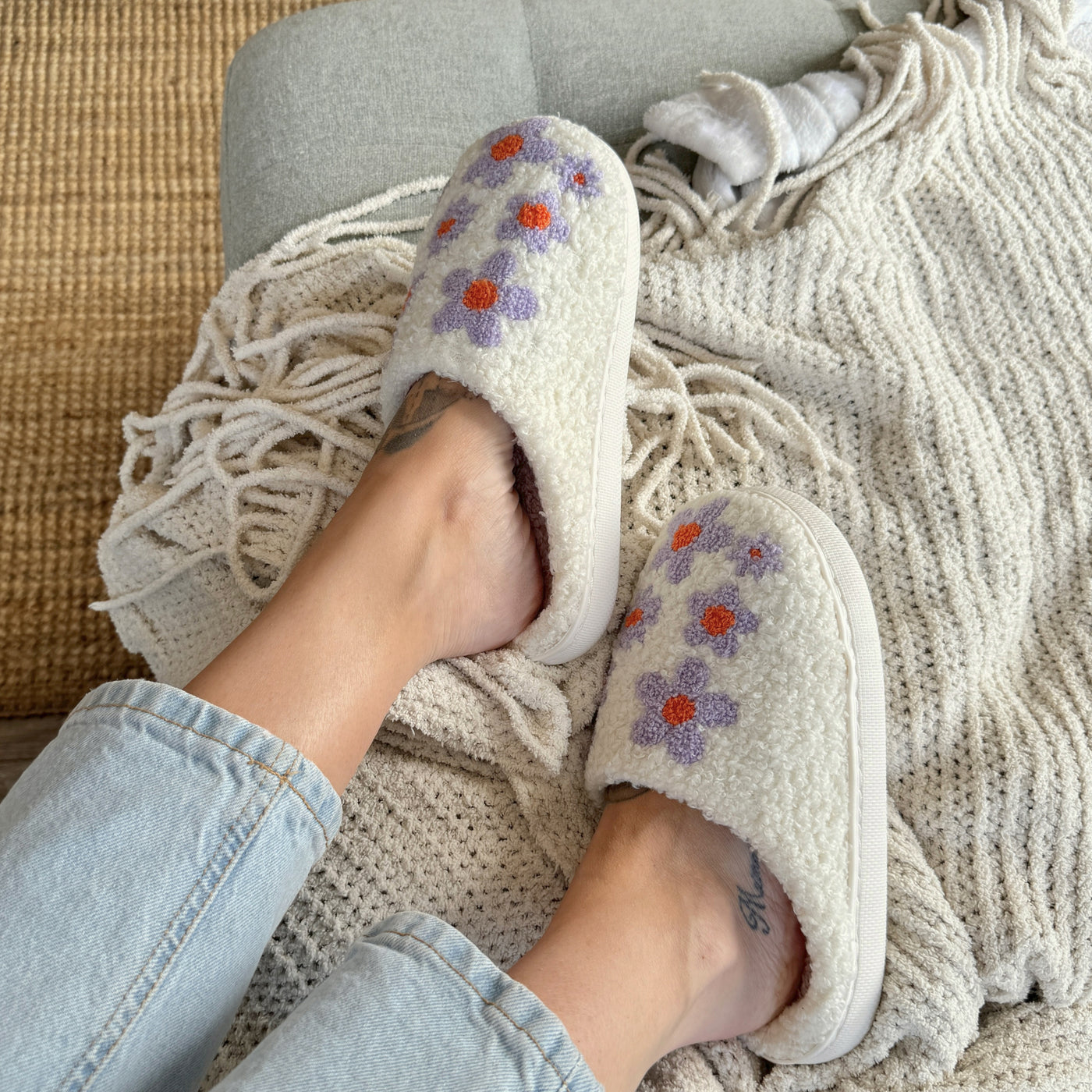 Chaussons à enfiler à fleurs violettes